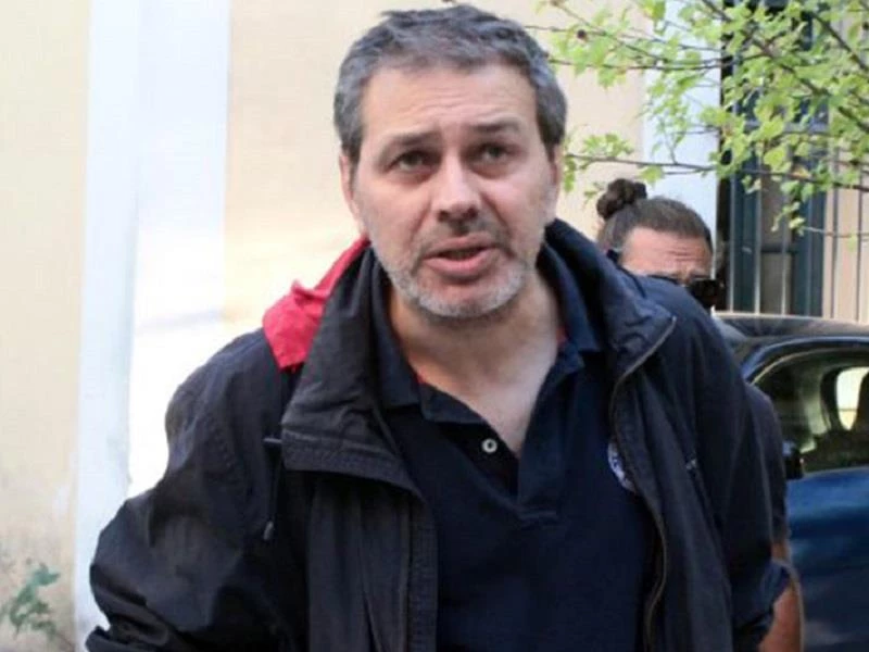 Άφαντος ο Στέφανος Χίος μετά το πιστολίδι στην εφημερίδα «Μακελειό»